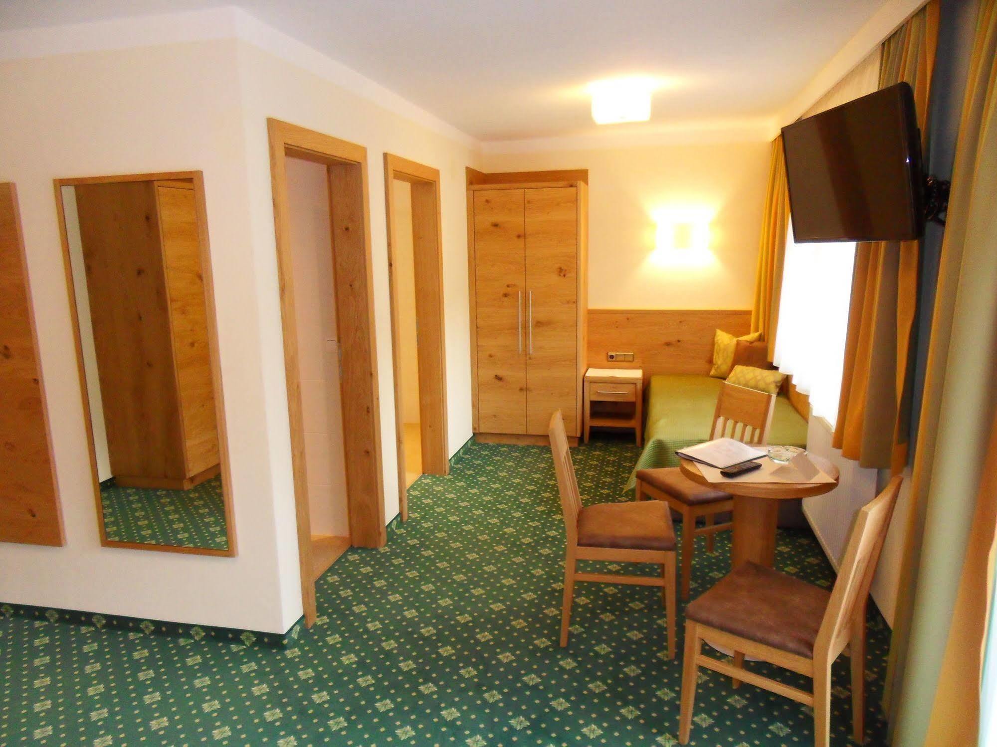 Pension Birkenhof Mayrhofen Eksteriør billede