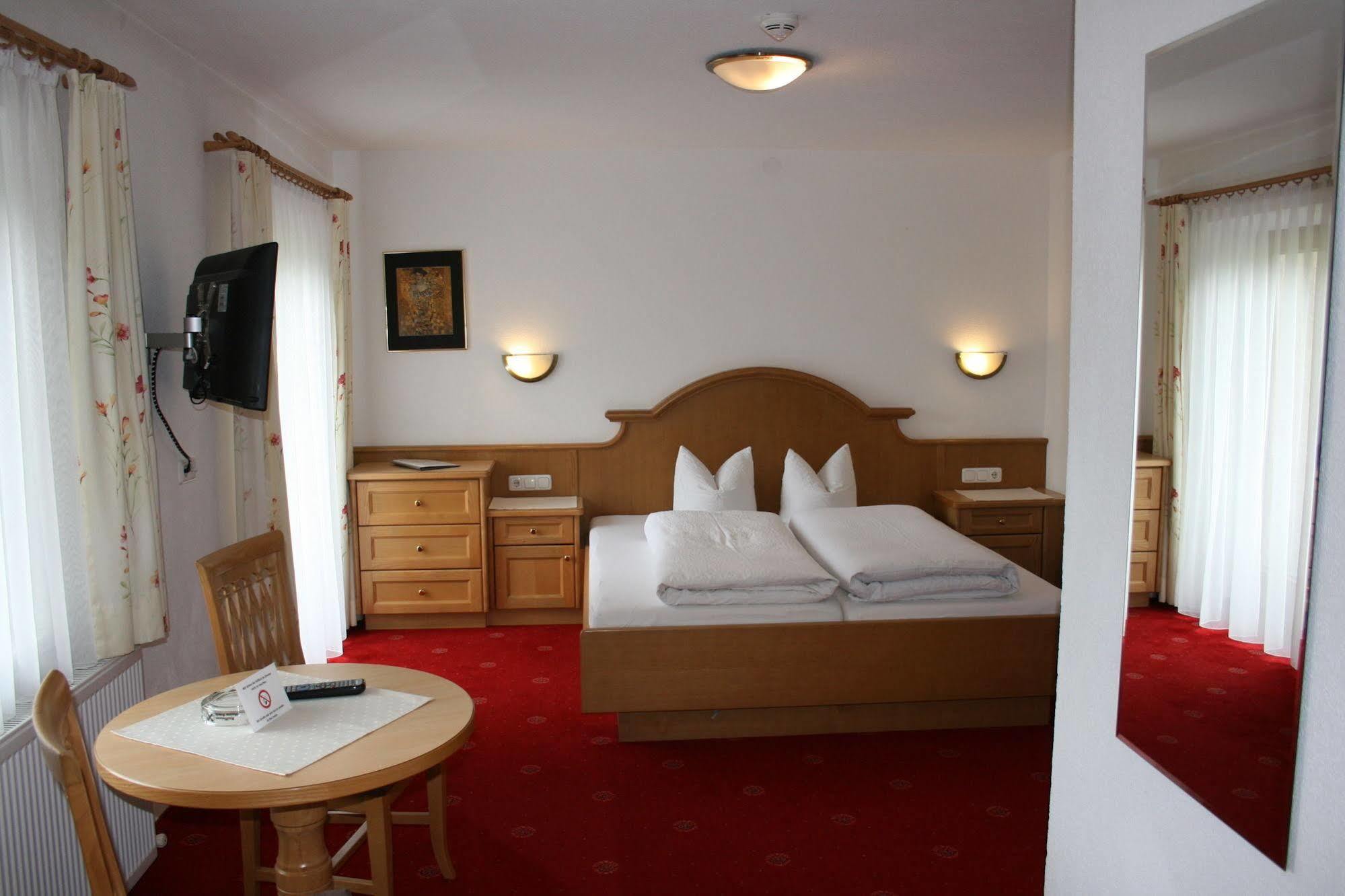 Pension Birkenhof Mayrhofen Eksteriør billede