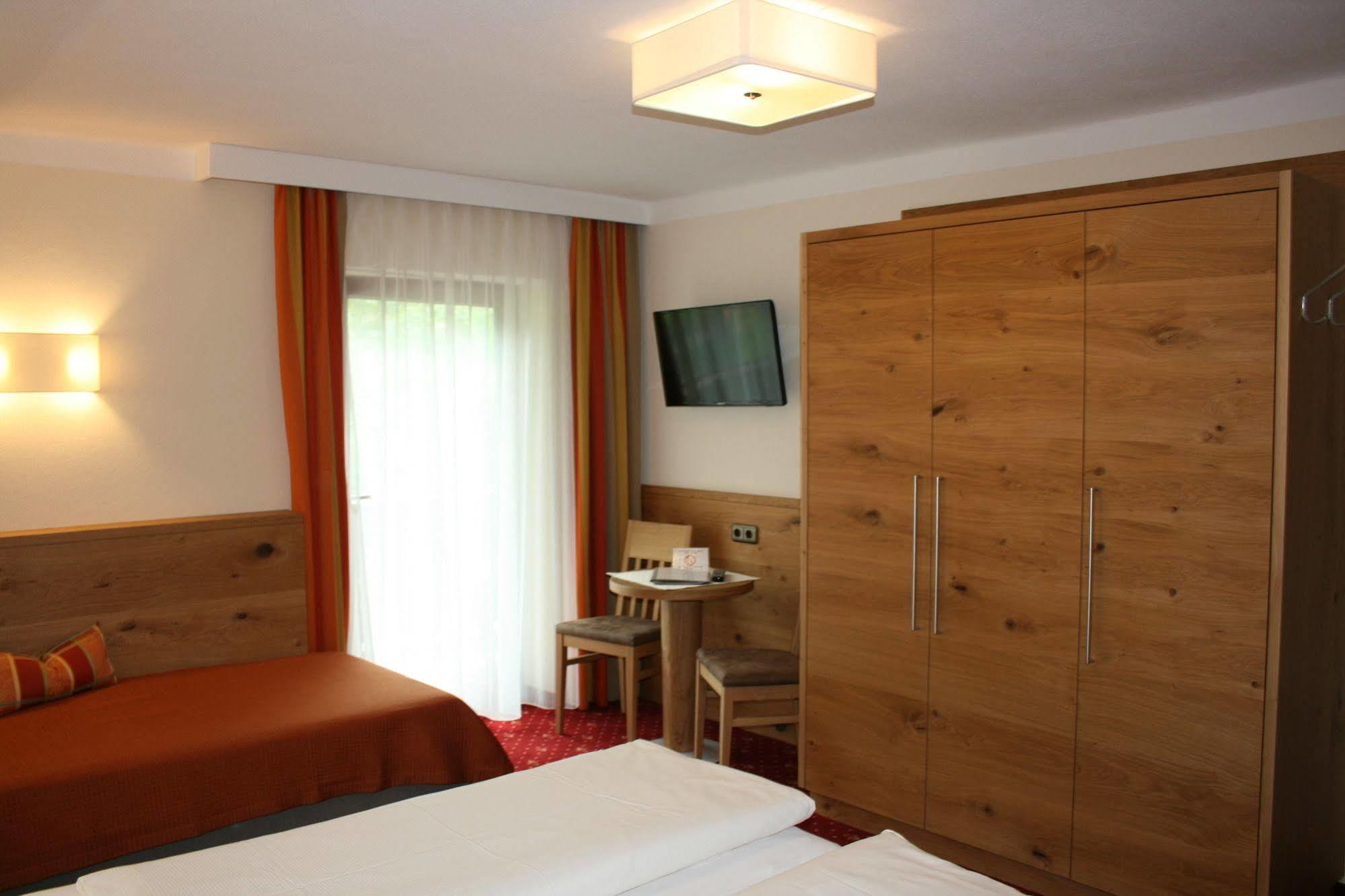 Pension Birkenhof Mayrhofen Eksteriør billede